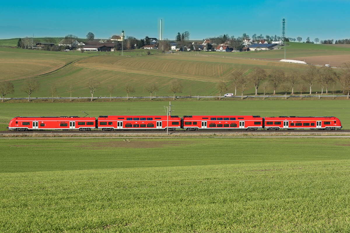 Eine gute Fotostelle ist bei Schmidhausen, etwas ausserhalb von Freising kam aber leider zu viel DB Rot vorbei am 24.11.24.