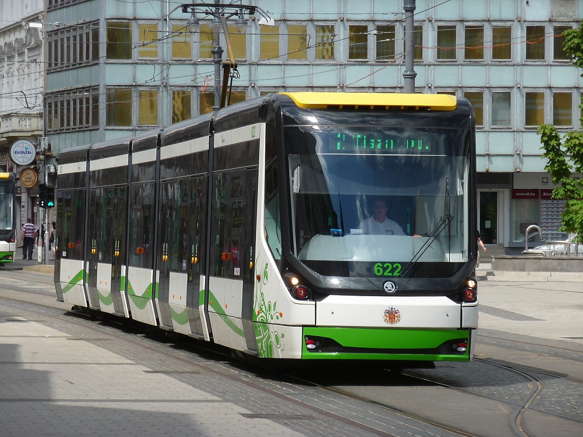 Eine Skoda-Tram in Miskolc, 10.7.16