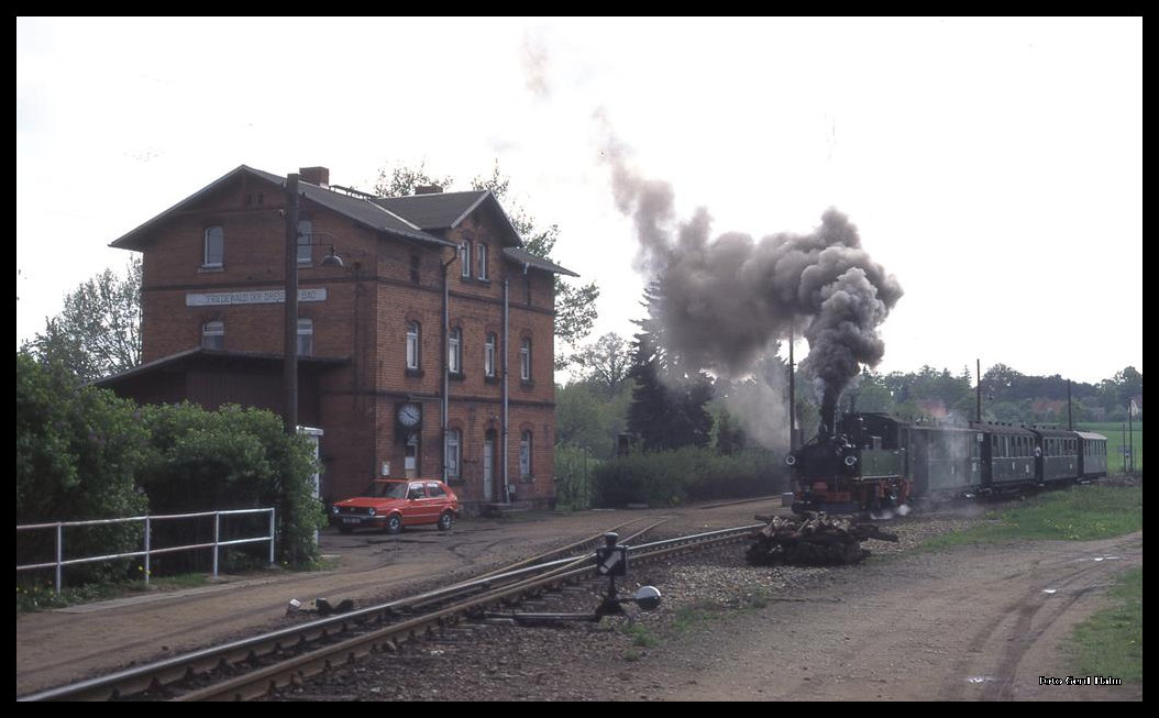 Einfahrt der 132 sächs. IV K am 17.5.1996 in den Bahnhof Friedewald.