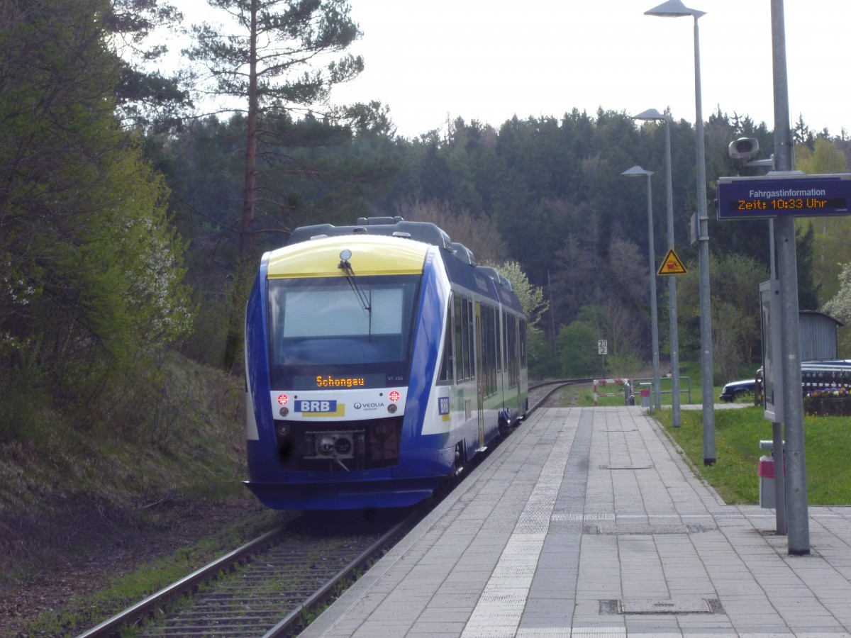 Einfahrt in den Bhf St. Ottilien, den romantischsten Bahnhof der Ammerseebahn