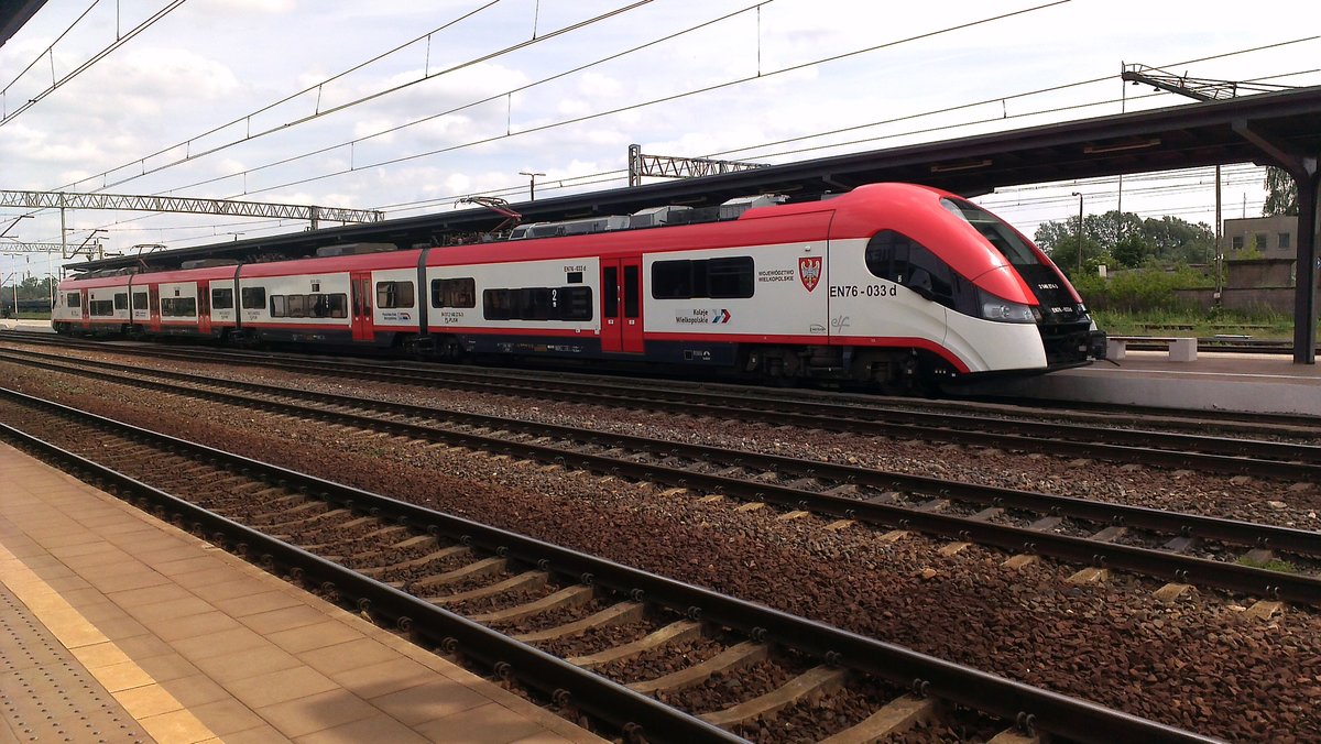 EN76-033 in Bahnhof Gniezno, 26.05.2019