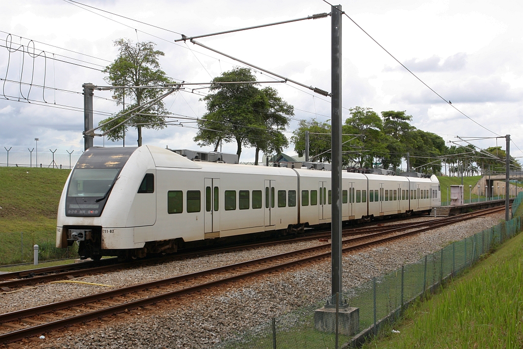 ERL T1-02 hat am 21.Jänner 2023 soeben die Stesen KLIA in Richtung Stesen KLIA2 verlassen.