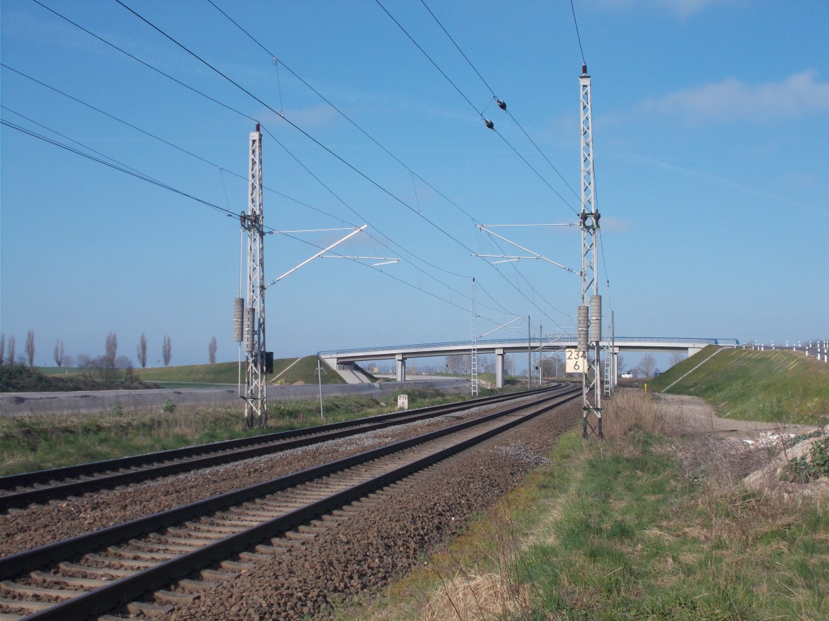 Fahrleitungsanlage bei Rambin am 19.April 2015.