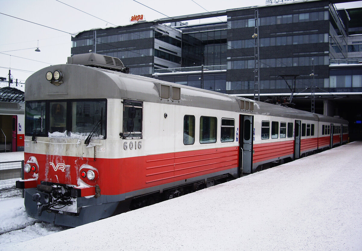 Finnish unit VR Sm1, car 6016, Helsinki Central Station, Line A waiting for departure to Leppävaara, 11 Feb 2012.