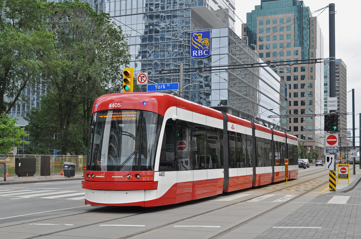 Flexity Tramzug der TTC 4405, auf der Linie 509 unterwegs in Toronto. Die Aufnahme stammt vom 23.07.2017.