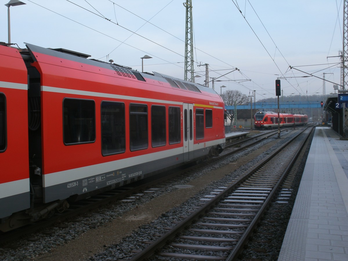 Flirtkreuzung am Neujahrsmorgen in Bergen/Rügen.