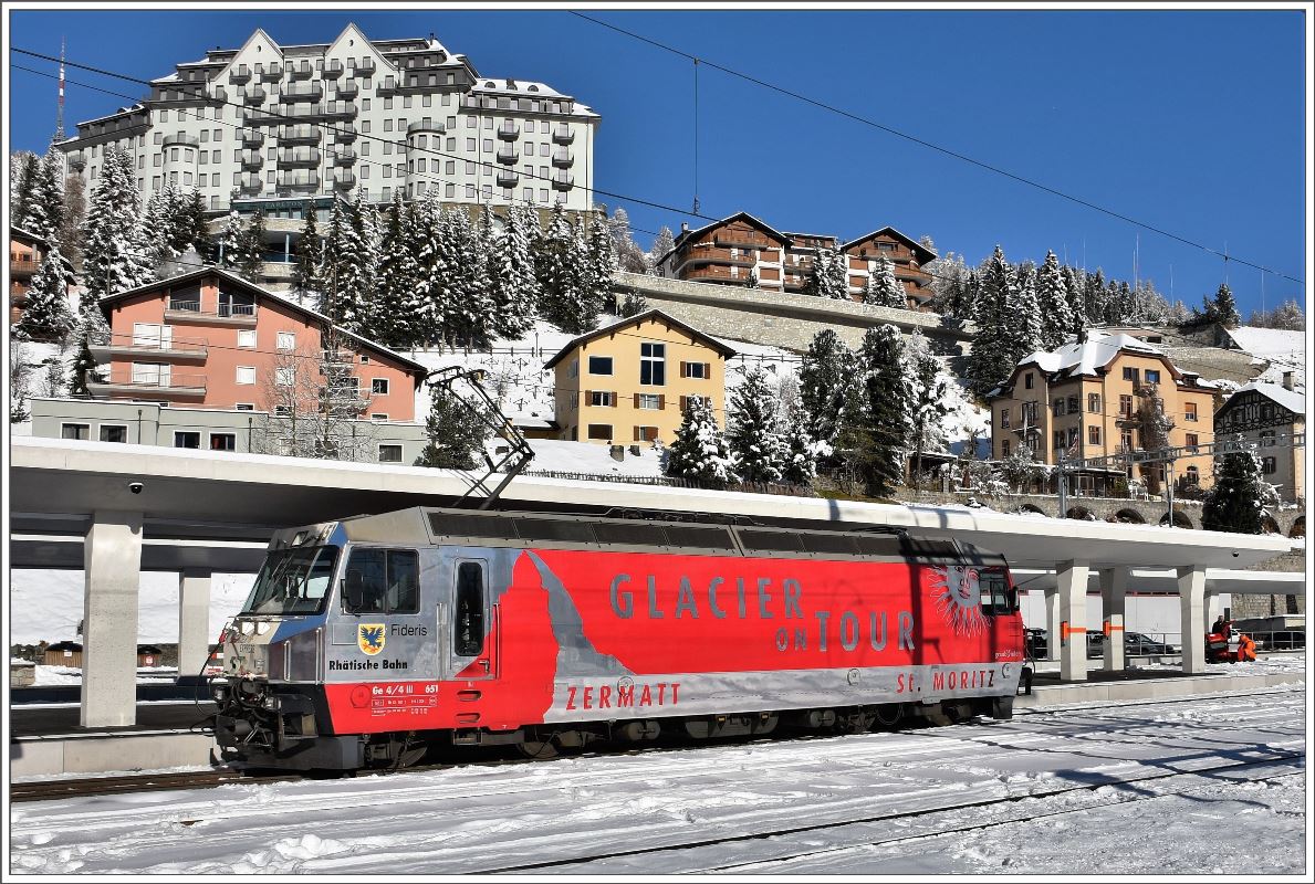 Ge 4/4 III 651  Fideris  in St.Moritz geht schon bald wieder auf Tour. (08.11.2016)