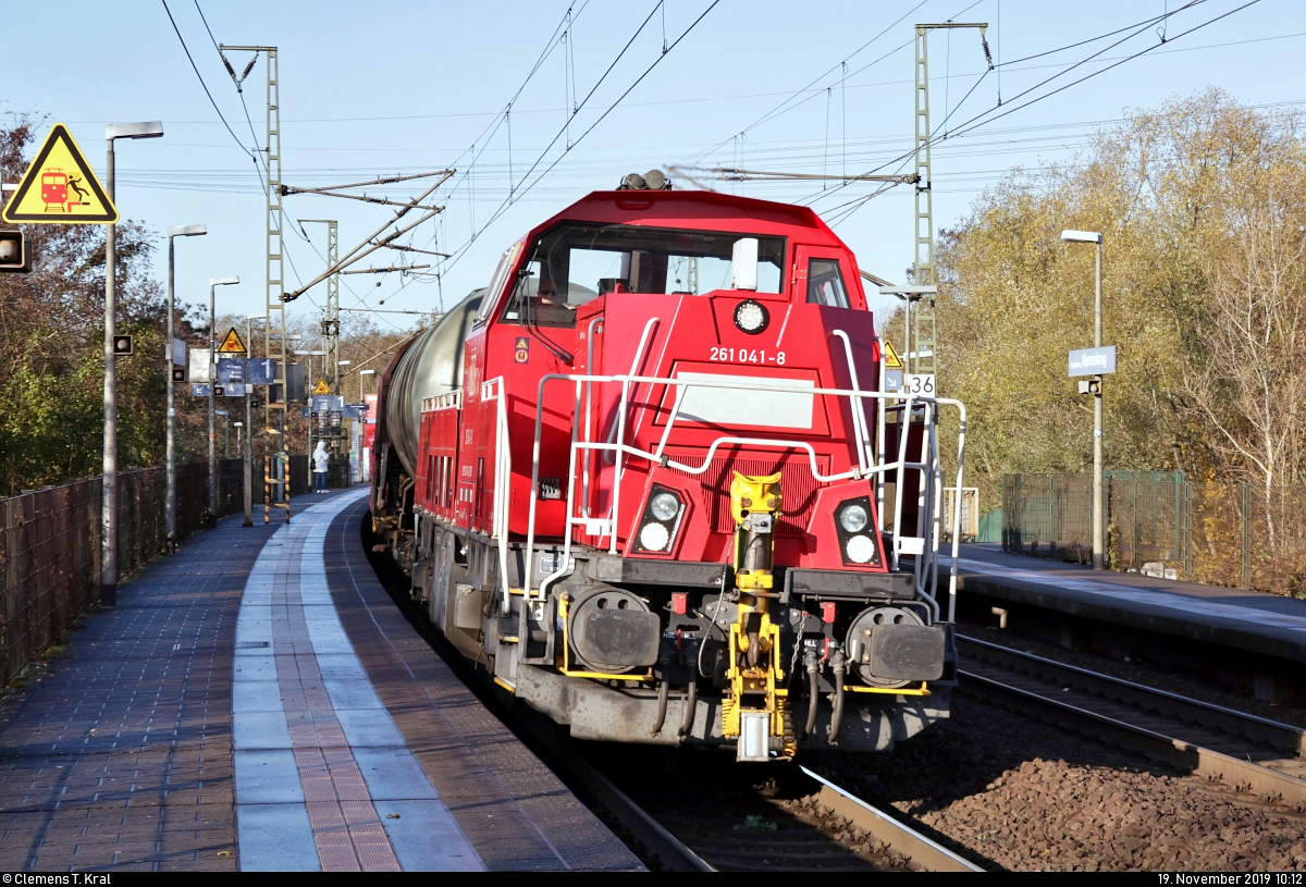 Gemischter Gz mit 261 041-8 (Voith Gravita 10 BB) DB durchfährt den Hp Magdeburg Herrenkrug auf der Bahnstrecke Berlin–Magdeburg (KBS 201) Richtung Biederitz.
[19.11.2019 | 10:12 Uhr]