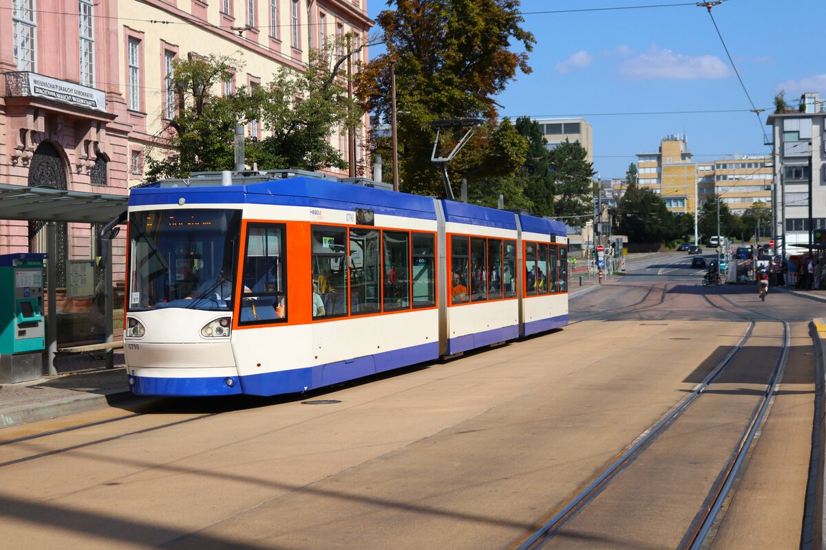 HEAG mobilo Straßenbahn Darmstadt Adtranz ST14 Wagen 0790 am 07.09.24 in der Innenstadt