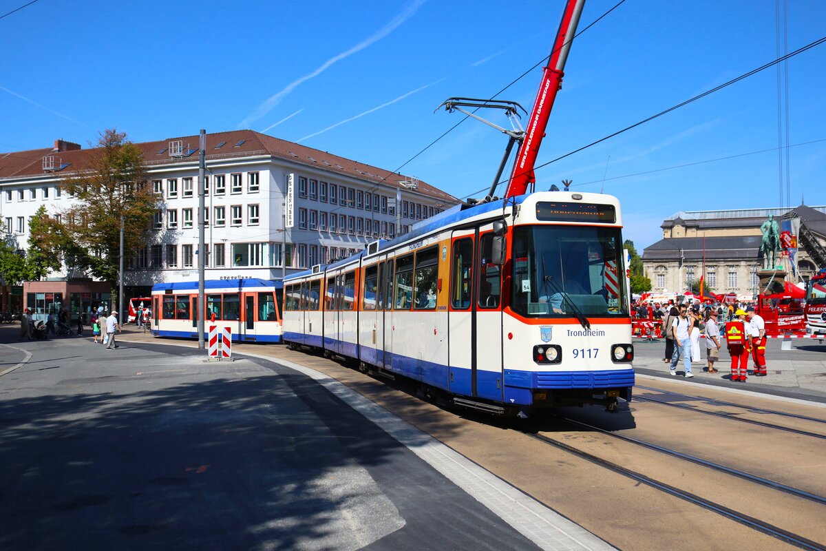 HEAG mobilo Straßenbahn Darmstadt Waggon Union ST12 Wagen 9117 am 07.09.24 in der Innenstadt