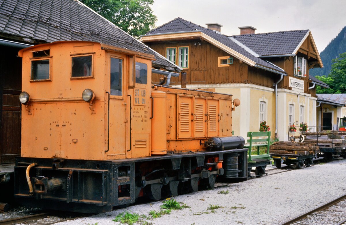 Heeresfeldbahnlok VL 01 des Nostalgiebahnvereins pro Murtalbahn in Mauterndorf, 03.08.1984