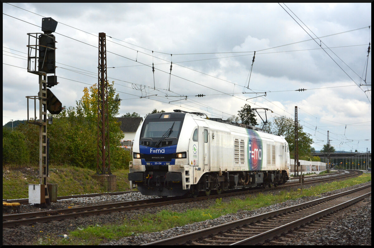 HHPI 159 204  F=ma  rollt am 23.09.2024 Lz nordwärts durch Retzbach-Zellingen. Die Lok wurde von der DB Fahrdienstleitung nicht über das Streckengleis, sondern als  Weichenputzfahrt  über das Überholgleis geschickt.