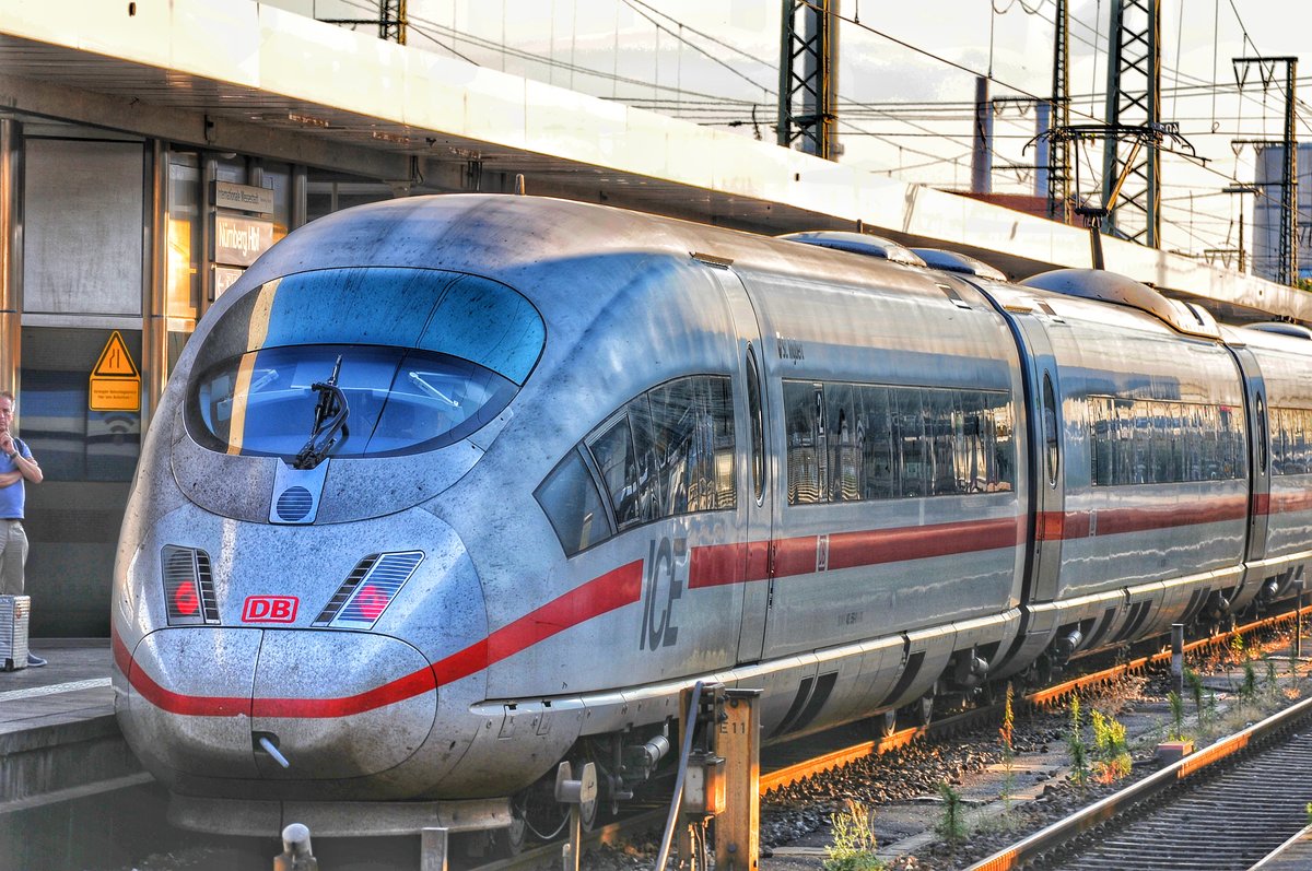 ICE3(BR403) verlässt den Nürnberger Hbf.