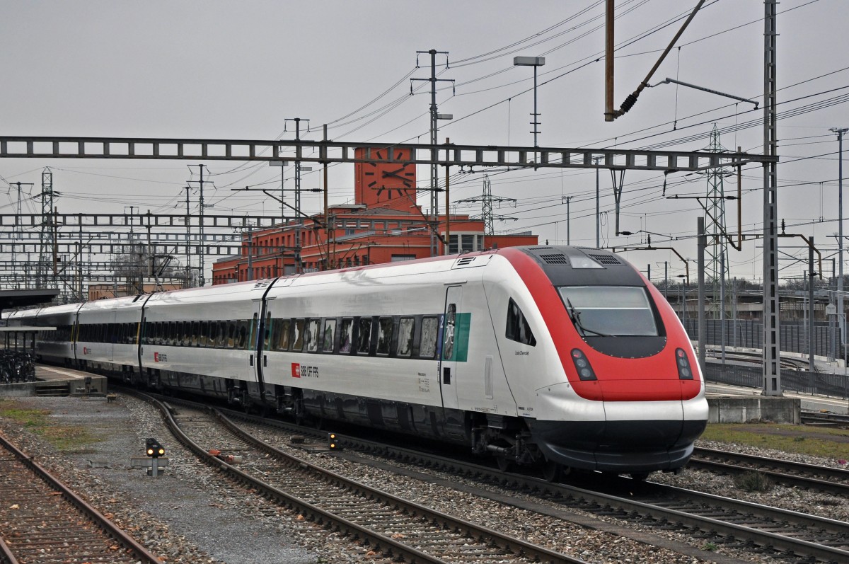 ICN RABe 500 030 Louis Chevrolet beim Bahnhof Muttenz. Die Aufnahme stammt vom 14.02.2014.