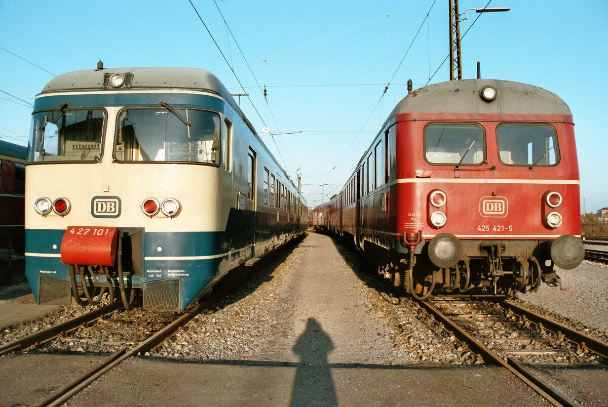 In der Mitte stand ich selbst: Das BW Tübingen glänzte am 31.12.1983 mit einem ET 427 101 und einem ET 425 421-5 (rechts).