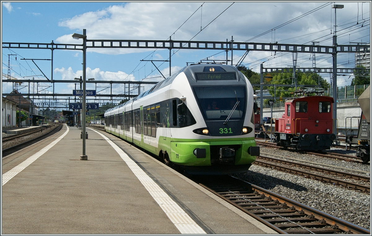In Morges sind grüne Züge eigentlich nichts besonderes, doch dieser TRN RABe 527 331 war dann doch eine Überraschung.
27. Juli 2015