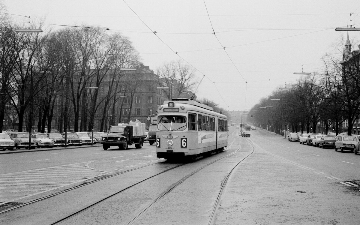 København / Kopenhagen Københavns Sporveje SL 6 (DÜWAG-GT6 809) Østerbro, Oslo Plads / Østbanegade am 15. Januar 1969. - Scan eines S/W-Negativs. Film: Ilford HP4.