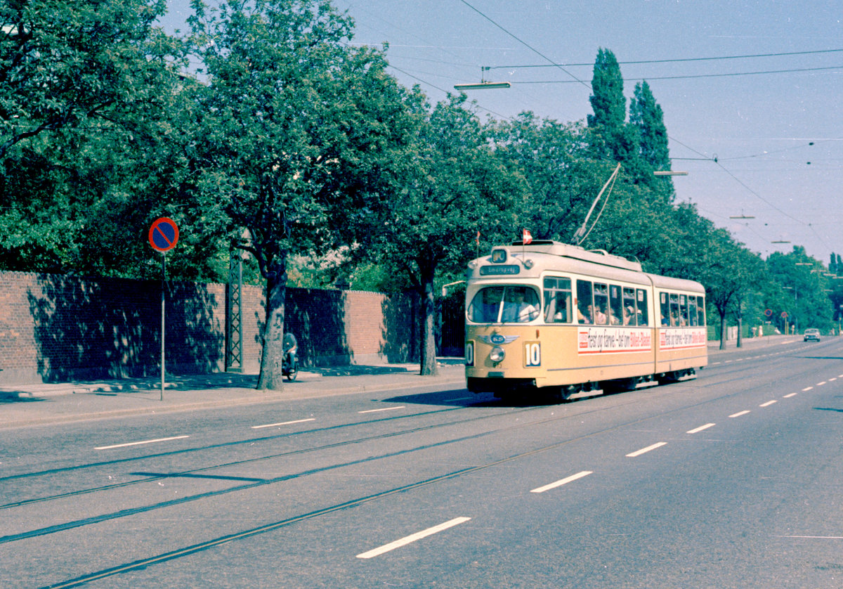 København / Kopenhagen Københavns Sporveje SL 10 (DÜWAG-GT6 873) Nørrebro, Tagensvej im Juni 1968. - Scan von einem Farbnegativ. Film: Kodacolor X.