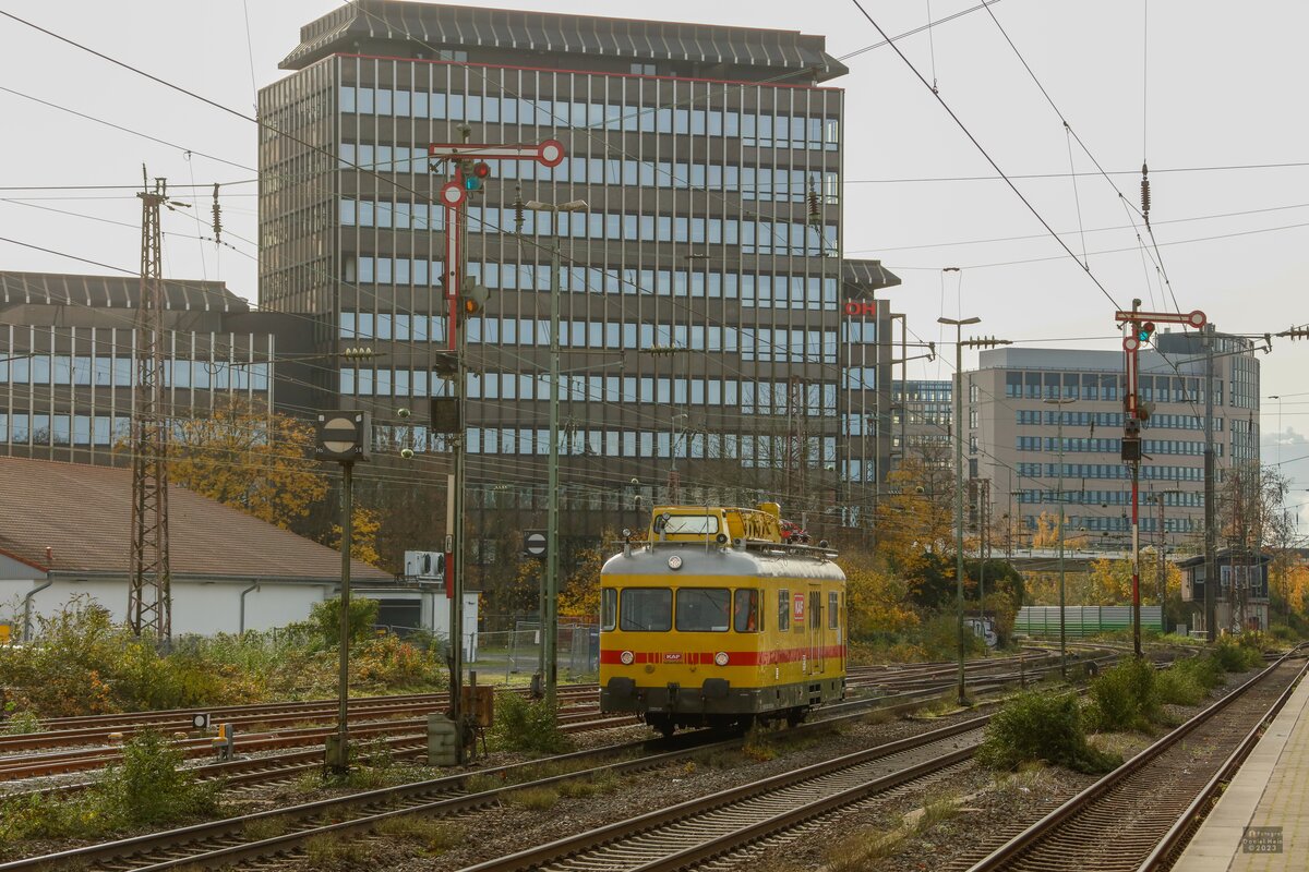 KAF Falkenhahn 636 003-2 in Düsseldorf Rath, November 2023.