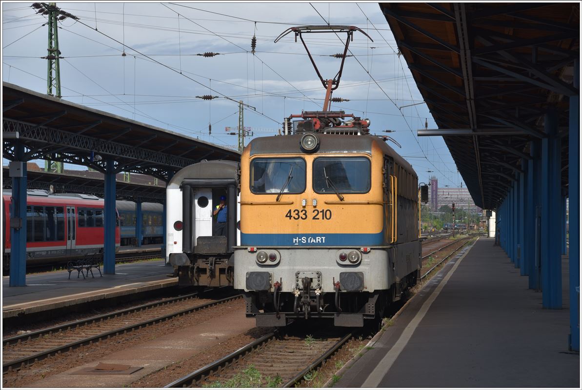 Keleti Palyaudvar. 433.210. (10.06.2017)