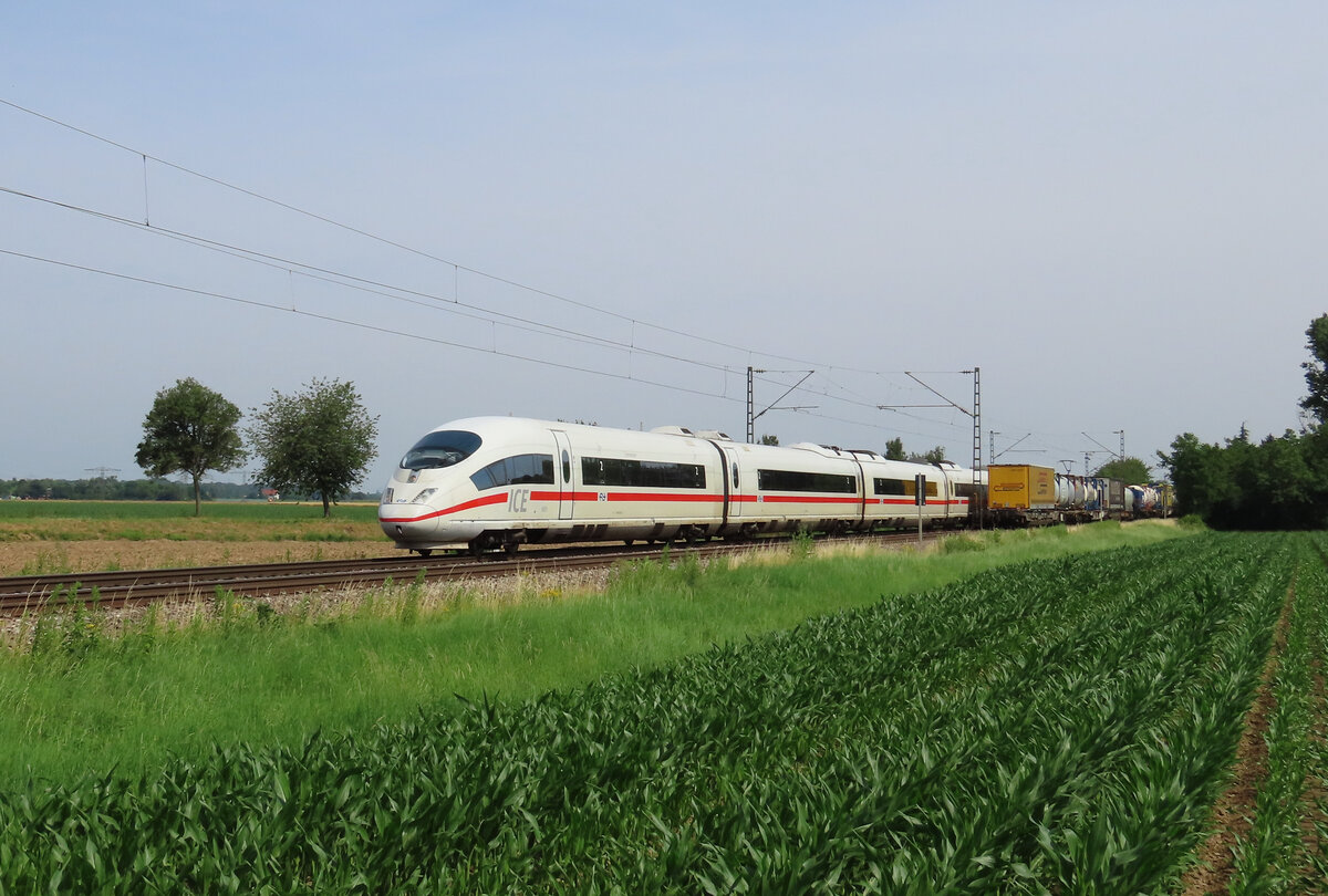 Kenzingen - 29. Juni 2024 : 406 051 am ICE 2871 (Ersatz ICE 275) von Frankfurt/Main nach Basel SBB.

Link zum Video : https://www.youtube.com/watch?v=QGlFDFMb9hk&t=477s