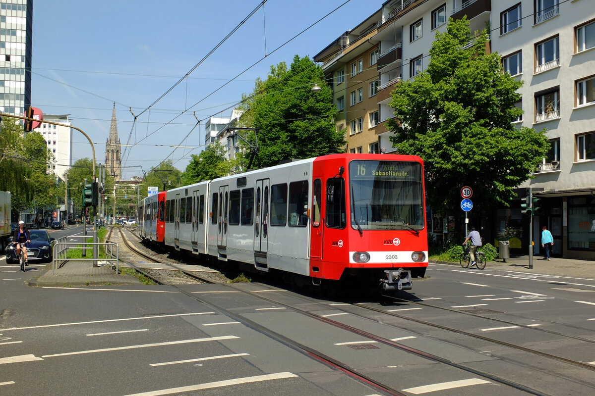KVB Tw 2303
Köln, Eifelstraße
Linie 16, Niehl Sebastianstraße
10.05.2024