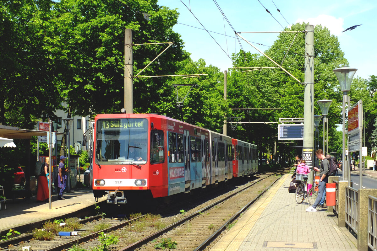 KVB Tw 2311
Köln, Dürener Straße/Gürtel
Linie 13, Sülzgürtel
Segmentwerbung  Eurowings  u.a
10.05.2025