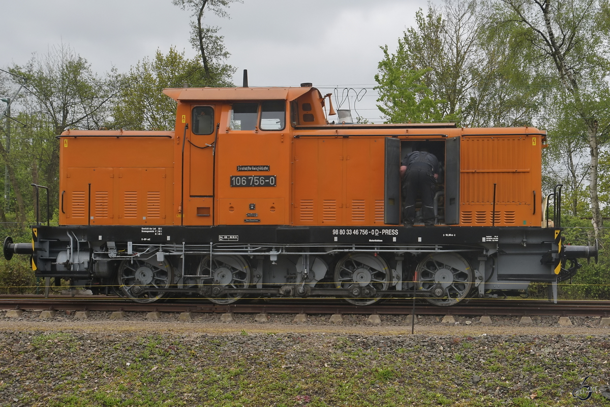 Letzte Vorbereitungen an der 106 756-0 für den Fototag am 1. Mai 2017 im Eisenbahnmuseum Bochum.