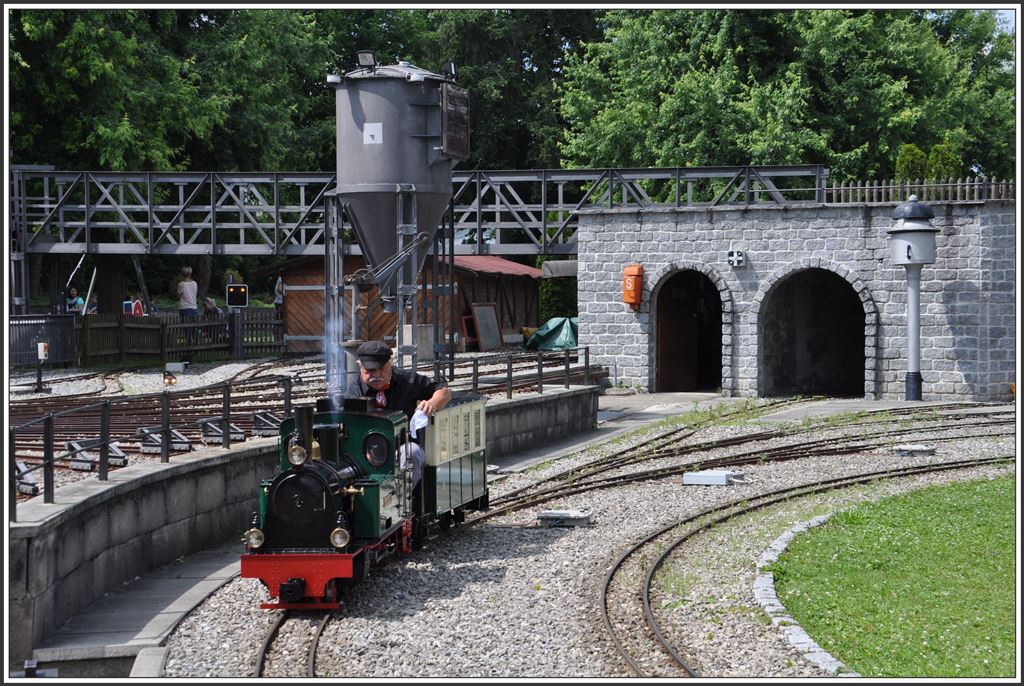 Lilibutbahn Chärnsmatt in Rothenburg/Luzern. (17.06.2015)