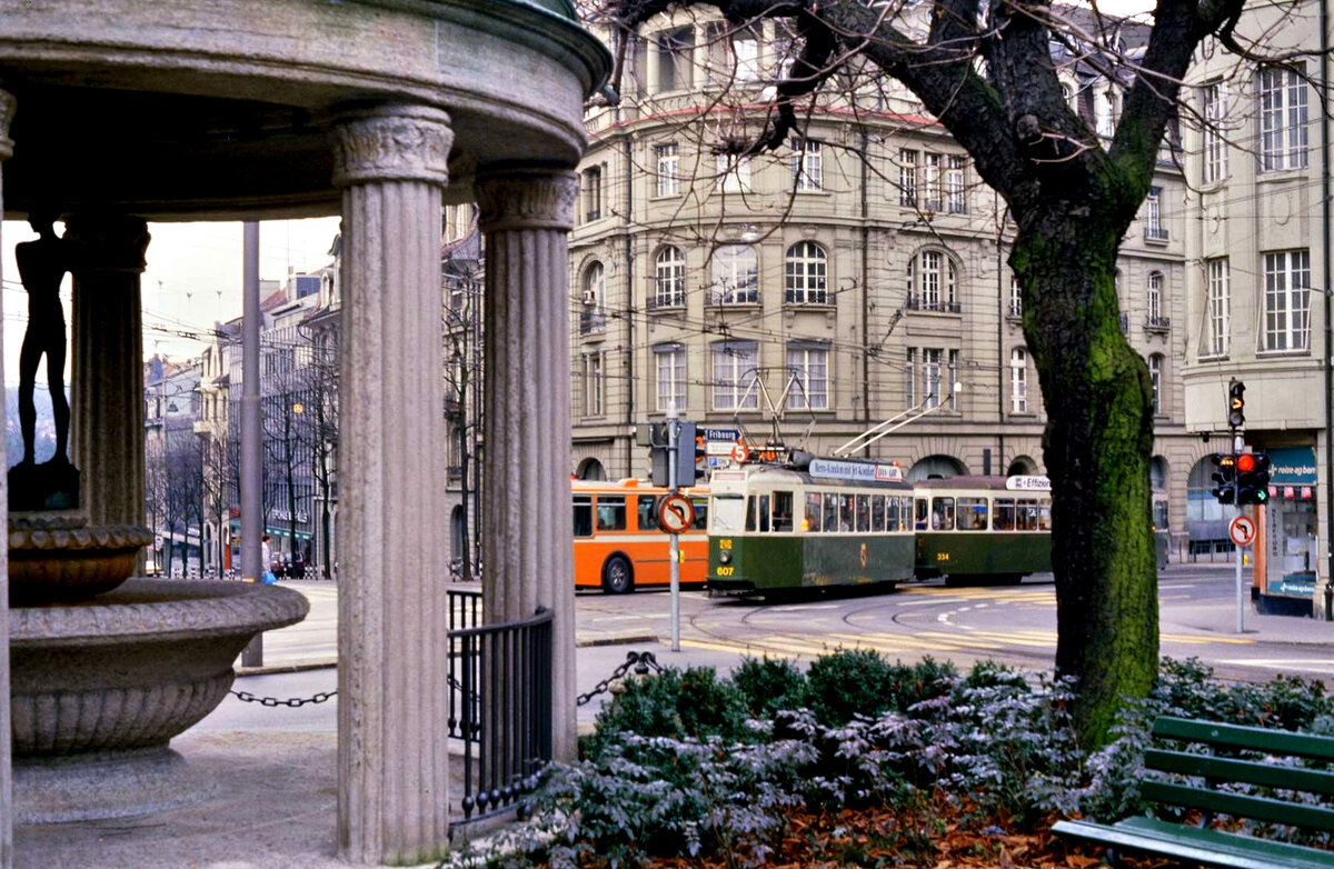 Linie 5 der Berner Straßenbahn zum Ostring mit Schweizer Standardwagen (evtl. 1986)