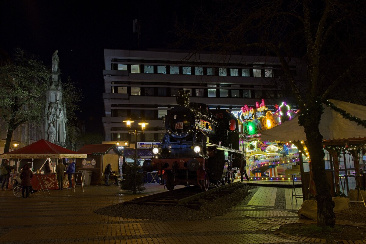 Lok 146 der ehemaligen BLE aus der Sammlung des Eisenbahnmuseums Bochum ausgestellt auf dem Steeler Weihnachtsmarkt (28.11.2023)