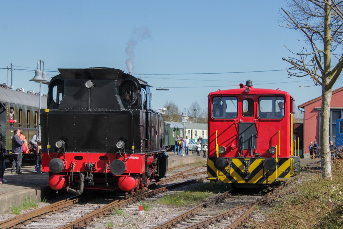 Lok 34  Losheim  und Lok 51 am 18. April 2022 in Losheim am See