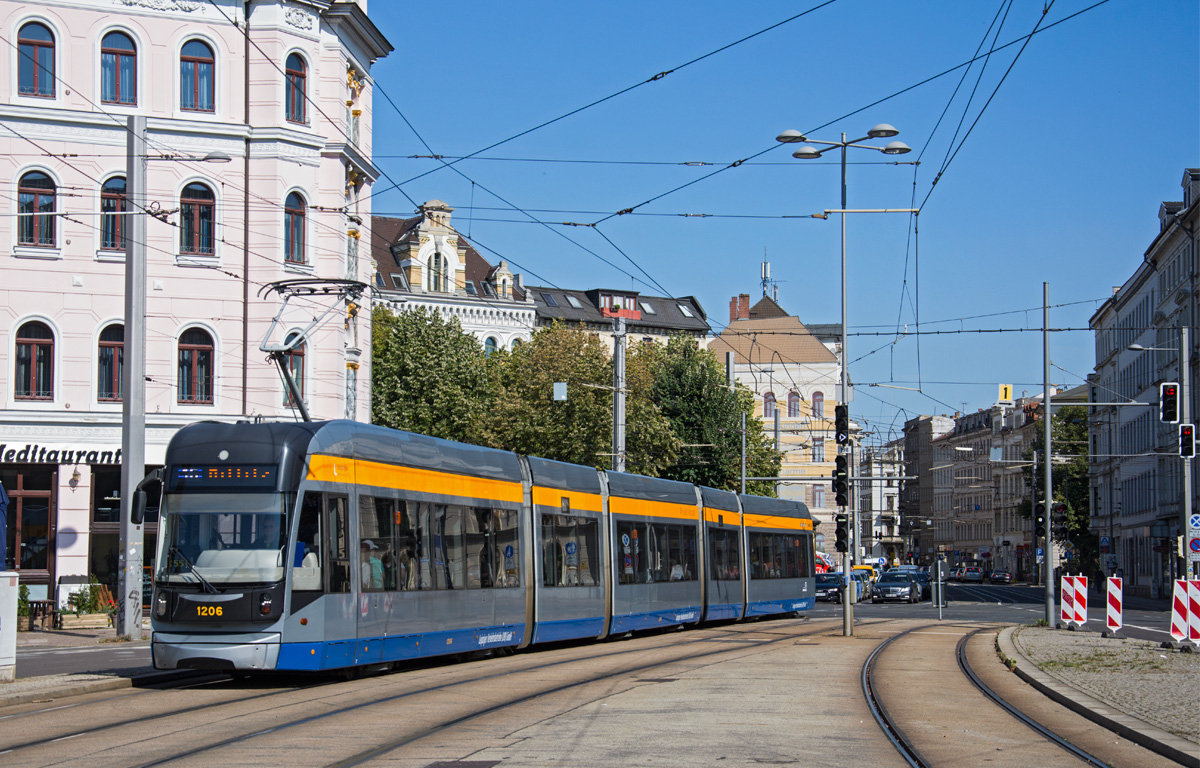 LVB Bombardier Flexity Classic NGT12LEI Wagen 1206 als Linie 15 am Waldplatz, 29.08.2017 