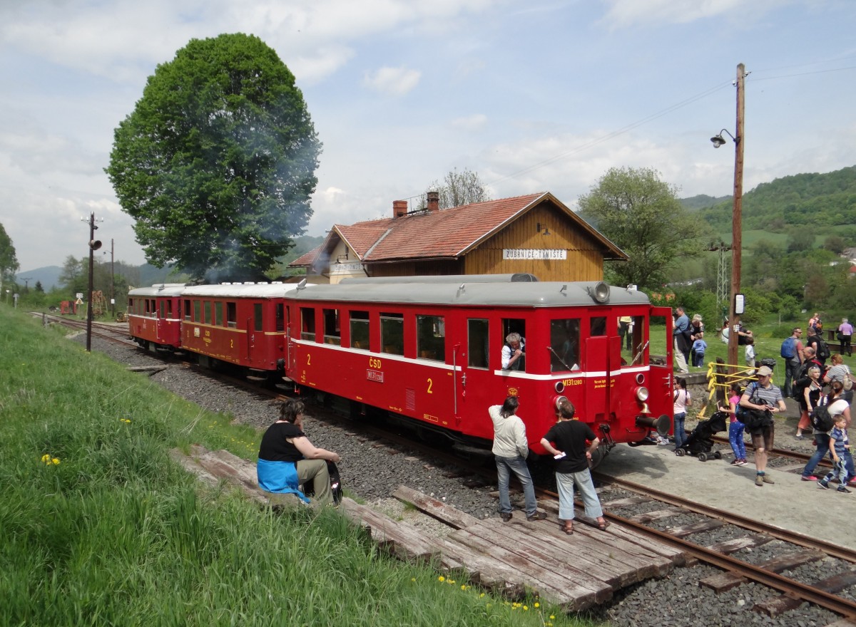 M 131. 1280, 70 54 83-09094-4 und M 131 109 am 09.05.15 in Zubrnice.