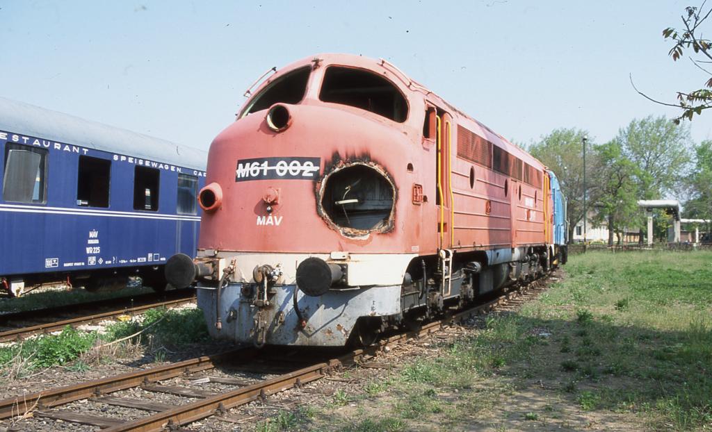 M 61002 traf ich am 21.3.2002 in diesem Zustand im Eisenbahn Museum
in Budapest Ujpest an. 