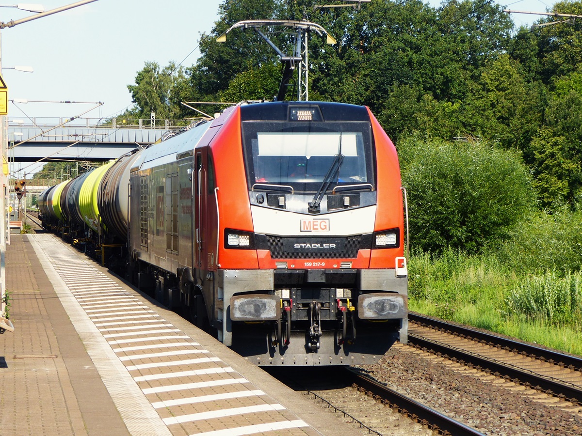 MEG 159 217 mit kurzem Güterzug in Dedensen=Gümmer, 30.07.2024