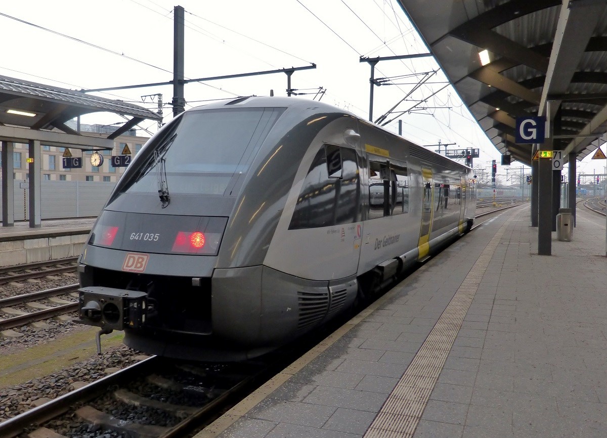 Mehr Grau geht in einem Farbfoto garnicht. Der 641 035  Geithainer  am 19.03.2021 Erfurt Hbf