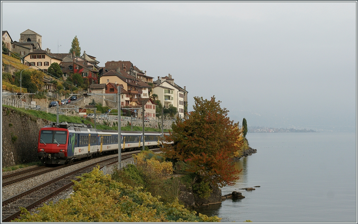 Mehrstrom NPZ als RE nach St-Maurice bei St-Saphorin.
25. Okt. 2012