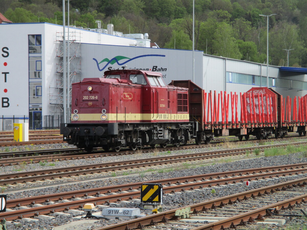 Mit einem Güterzug erreichte,am 17.April 2024,die HSB 202 726 den thüringischen Bahnhof Meiningen.