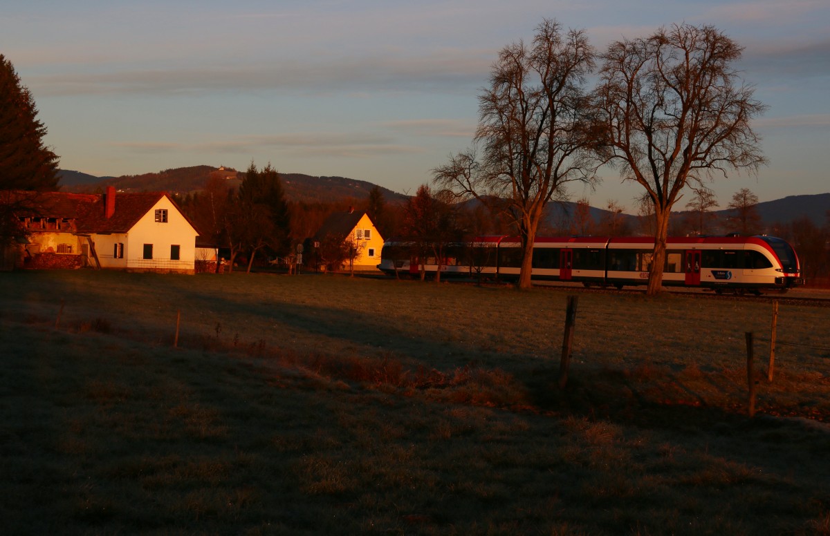 Mit den -Graden war es ja Heuer noch nicht so gut bestellt. Auch heute waren es nur rund Null die aber für ein wenig funkelnden Tau reichten. 19.11.2015 bei Sankt Peter im Sulmtal  