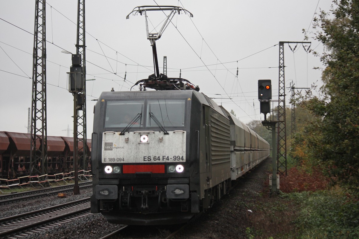 MRCE Dispolok/NIAG ES 64 F4-994 am 2.11.13 mit einem Kohlezug in Duisburg-Bissingheim.