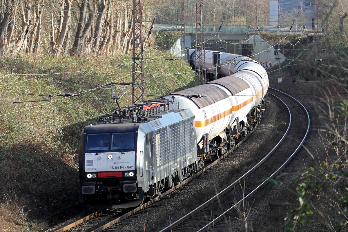 MRCE ES 64 F4-842 auf der Hamm-Osterfelder Strecke in Recklinghausen 21.1.2021