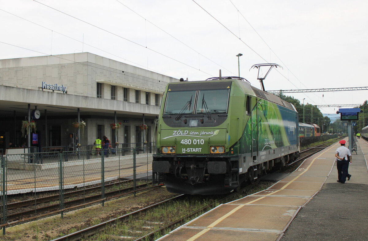 MV H-START 480 010  Zld ton Jrunk  am 20.07.2024 beim umsetzen in Keszthely. Sie kam zuvor mit dem IC 874  Balaton  aus Budapest Dli.