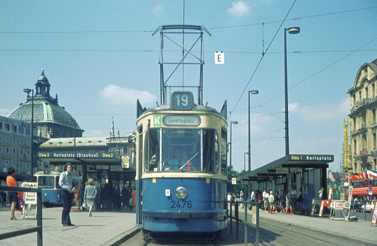 MVG__L.19_[2476] Haltestelle Karlsplatz (Stachus)__25-06-1972