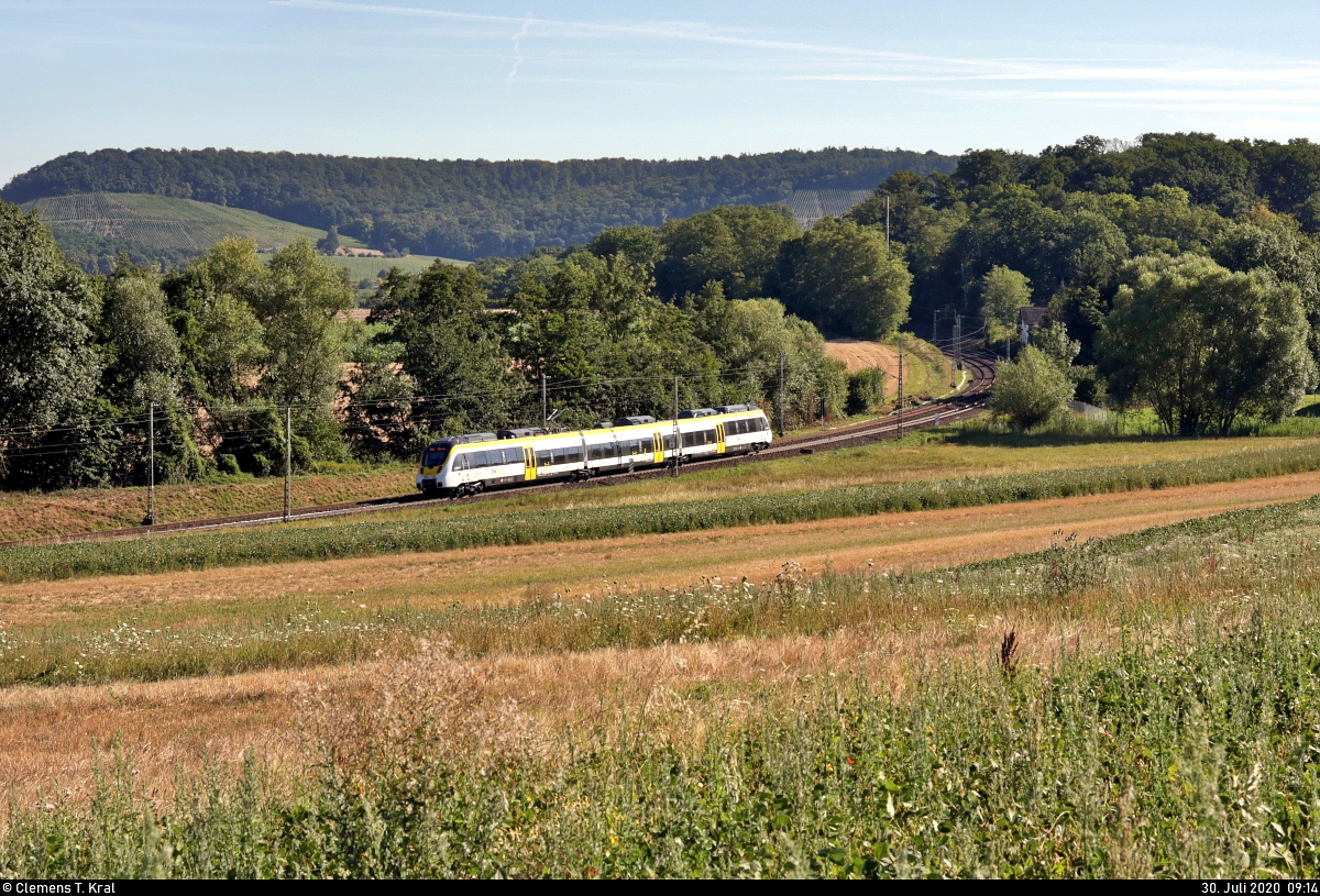 Nachschuss auf einen 8442 (Bombardier Talent 2) der Abellio Rail Baden-Württemberg GmbH als RB 19641 (RB17c) von Bruchsal nach Mühlacker, der in Ölbronn-Dürrn auf der Bahnstrecke Bietigheim-Bissingen–Bruchsal (Westbahn (Württemberg) | KBS 770) fährt.
[30.7.2020 | 9:14 Uhr]