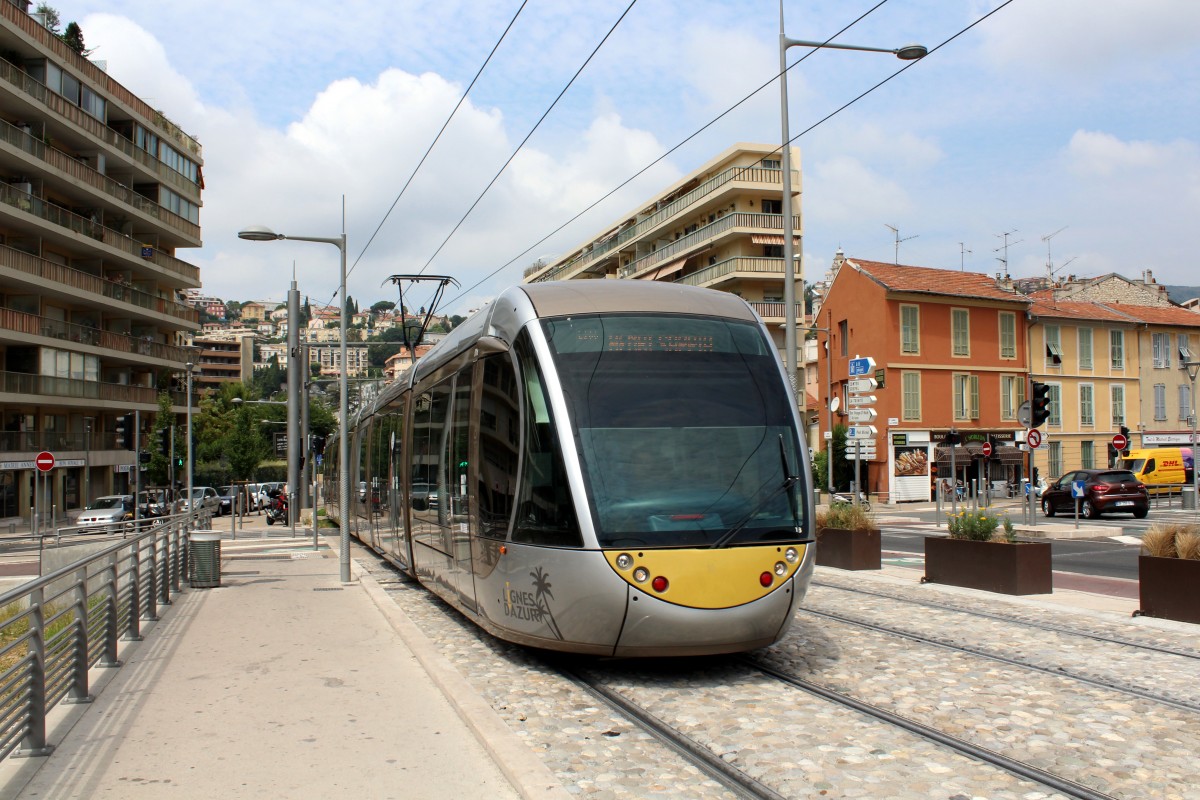 Nice / Nizza Ligne d'Azur SL T1 (Alstom Citadis-302 13) Voie Romaine am 23. Juli 2015.