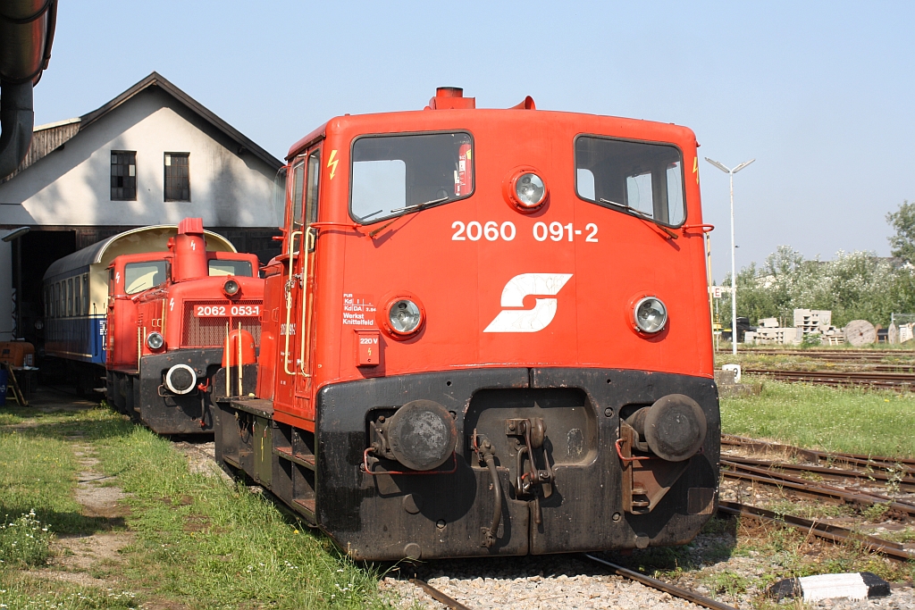 NLB 2060 091-2 und BIF 2062 053-1 am 02.August 2014 in Mistelbach LB.