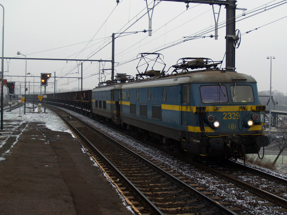 NMBS 2329+23**, Antwerpen-Oost, 2-2-2006