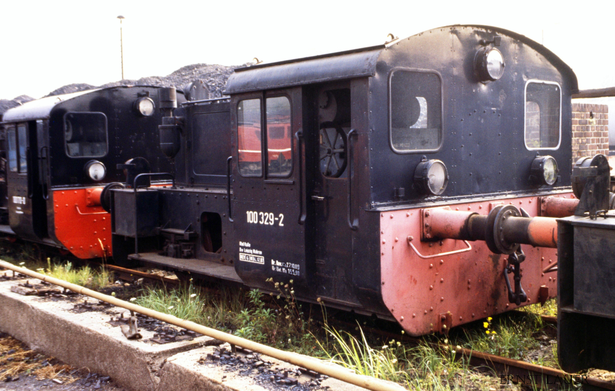 Noch im aktiven Betriebszustand war die am 19.09.1991 im Bw. Leipzig-Wahren fotogrfierte 100 329.