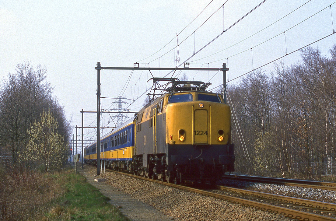 NS 1224, Best, 04.04.1988.